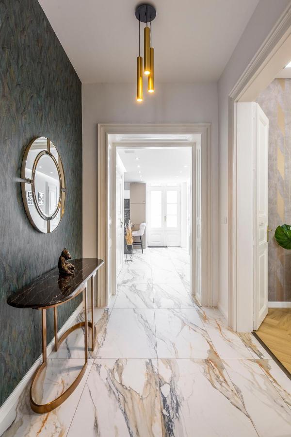 Luxurious Bajcsy Residence Next To The Basilica Budapest Exterior foto